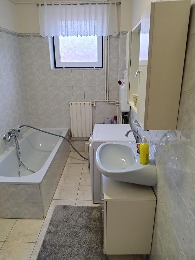 Gabi Vendeghaz Villa Balatonkeresztur Luaran gambar