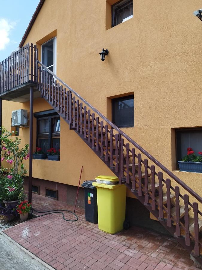 Gabi Vendeghaz Villa Balatonkeresztur Luaran gambar